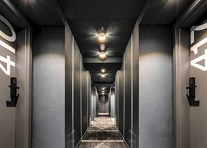 Savoy Hotel 4*